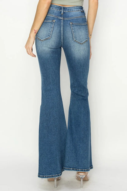 Close-up of the vertical front seam and high-quality denim texture