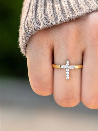 Close-up of the brilliant inlaid zircon stones and the high-luster 18K gold finish