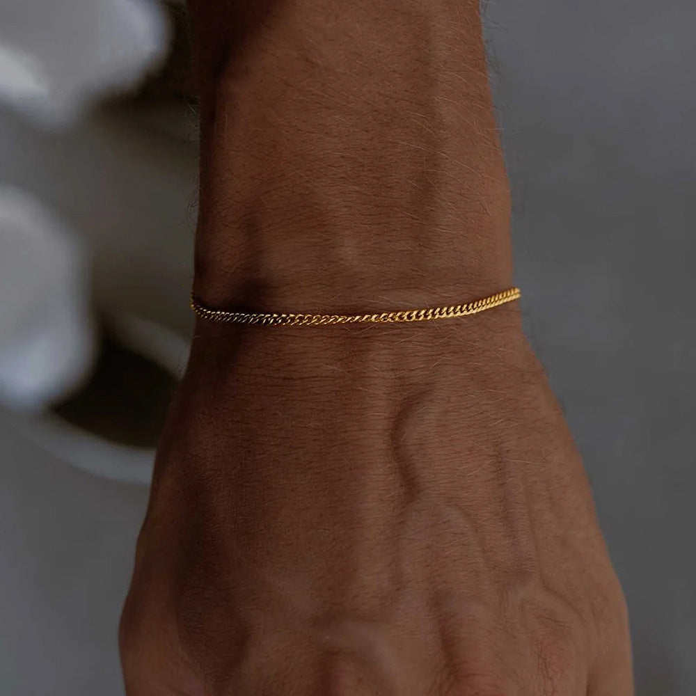 Close-up of the 2cm wide interlocking Cuban links and the high-luster finish